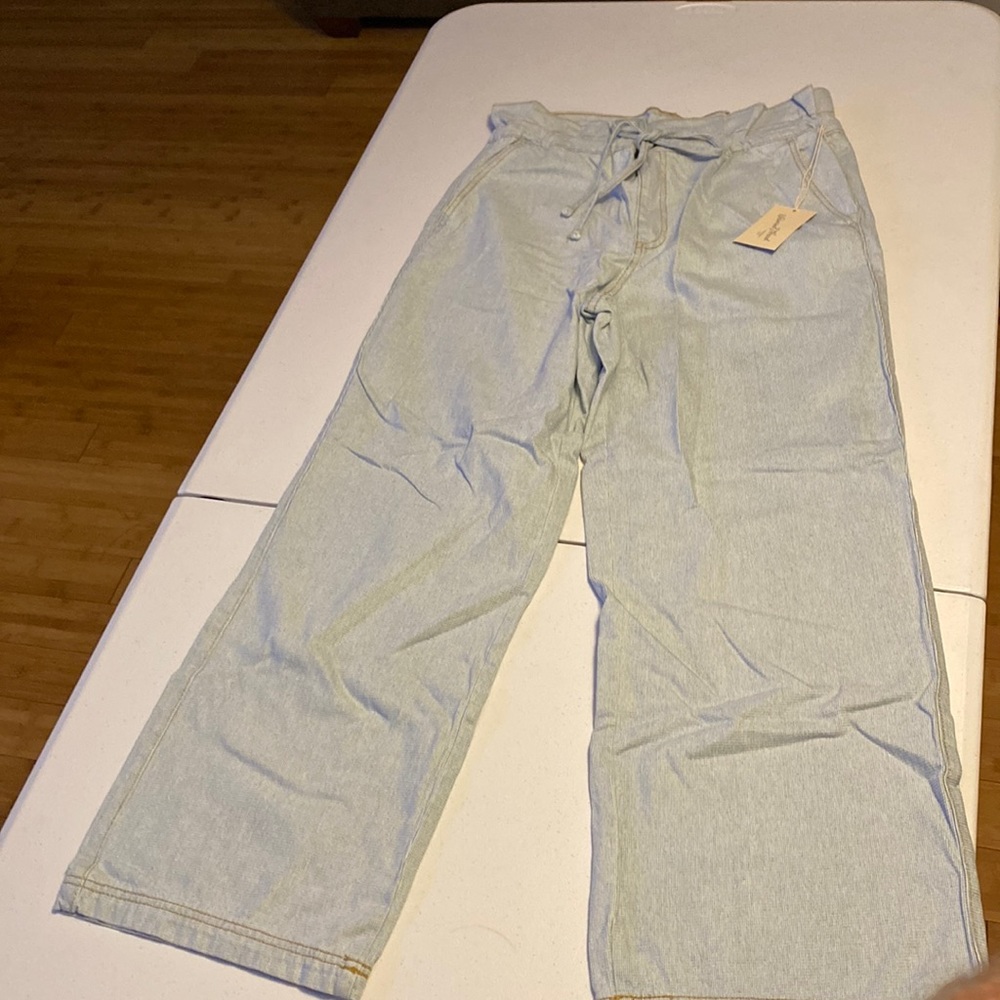 Wide leg jeans